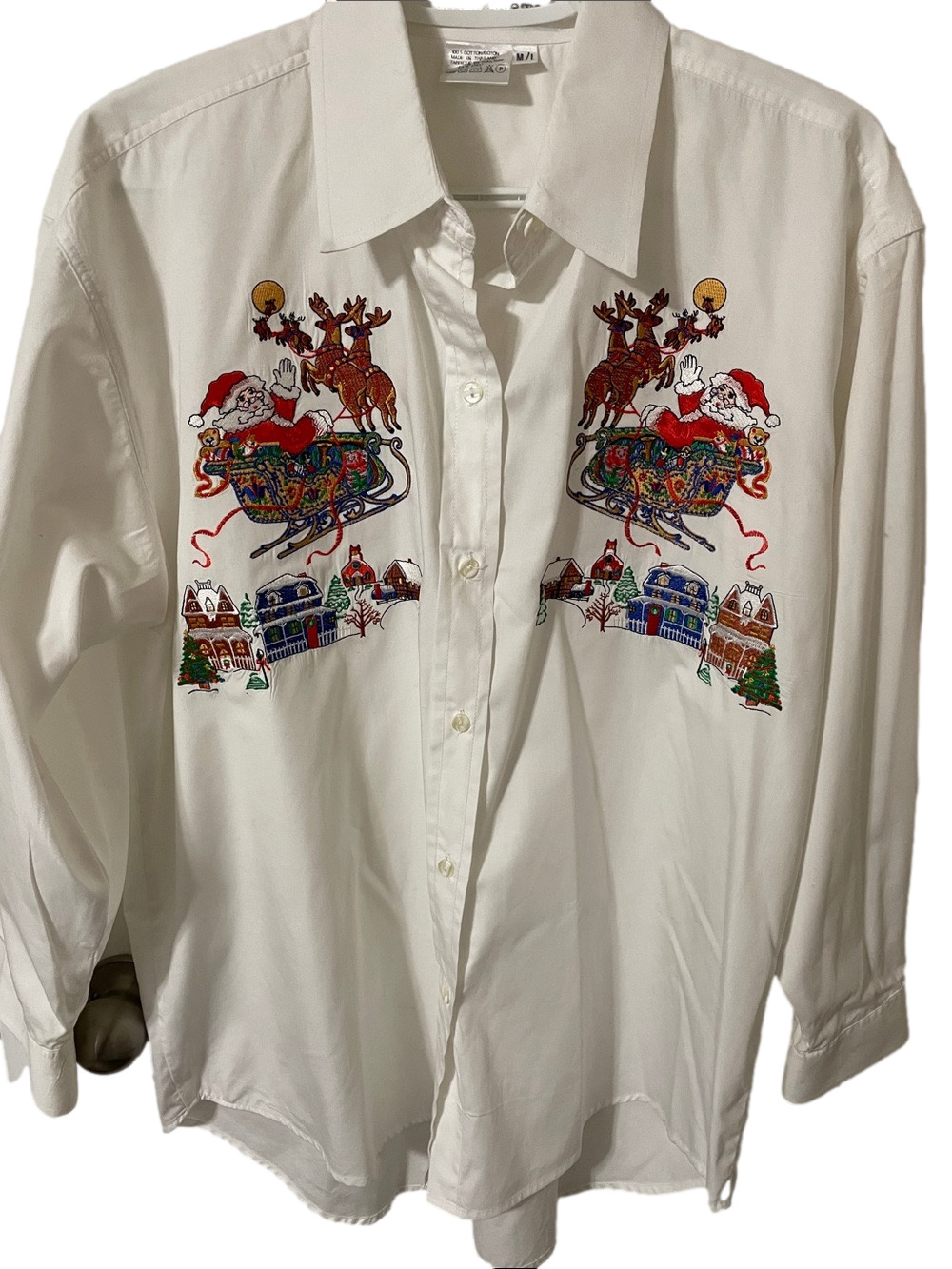 Casey Coleman Shirt with Embroidered Santa Sleigh & Town Scene Size M/L